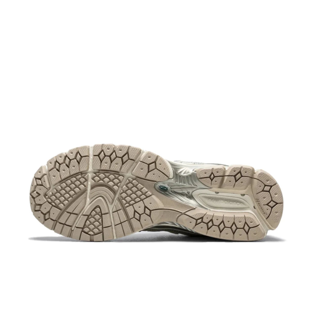 New Balance 1906R Silver Metallic Sea Salt