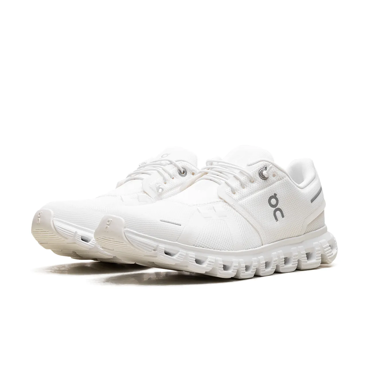 On Running Cloud 6 All White
